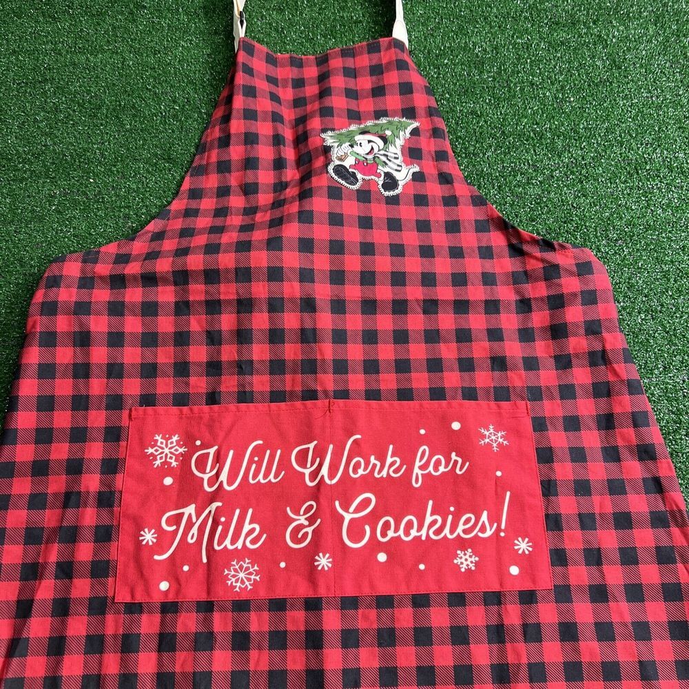 Farmhouse Farm Yuletide Red Black Plaid Disney Mickey Mouse Christmas Apron NWT